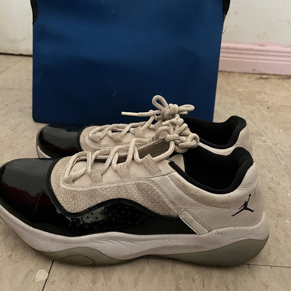 Jordan 11s retro concord